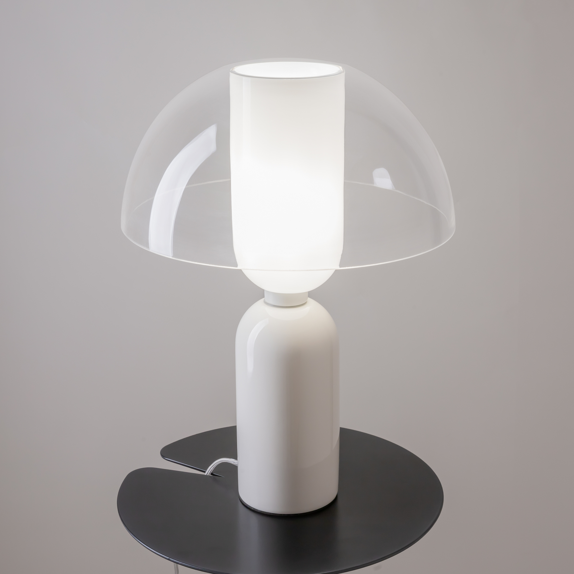 When do oversized statement table lamps work?